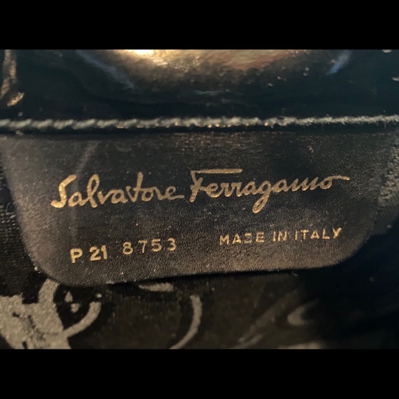 Salvatore Ferragamo black patent leather bag - Picture 8 of 9